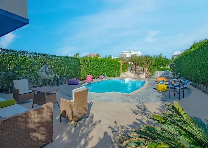 Spacious With Private Pool